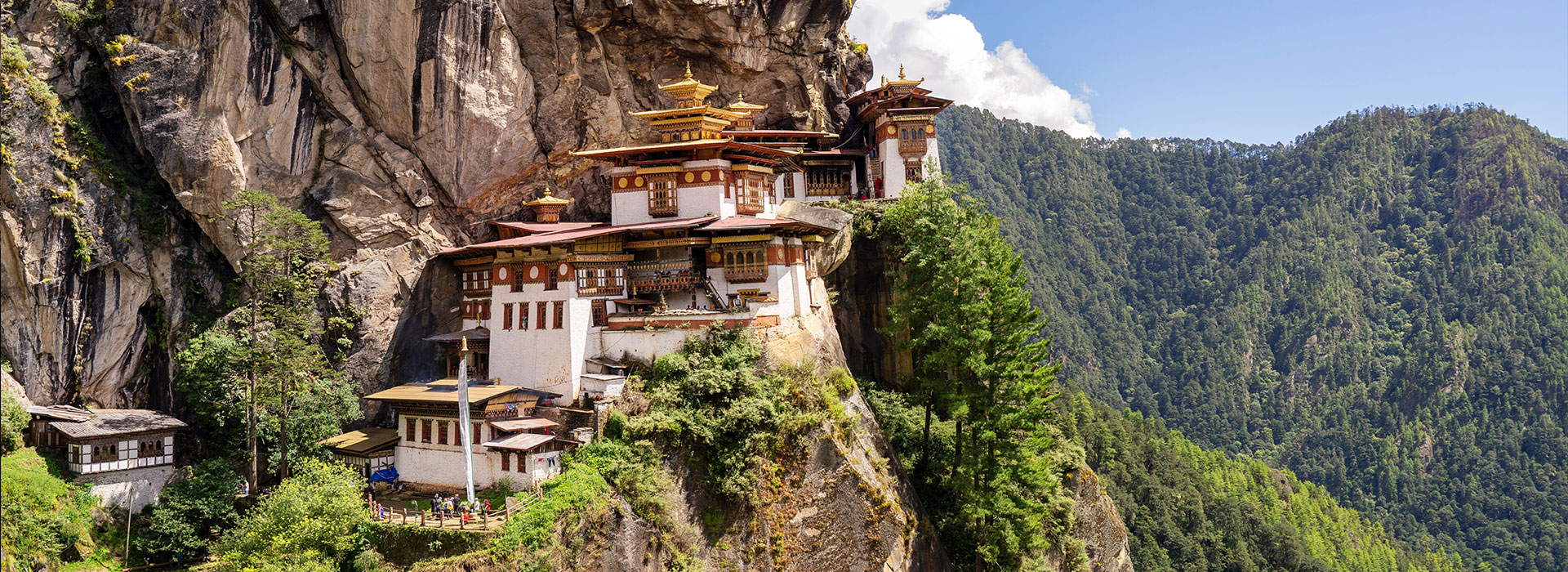 Phuentsholing 1N - Thimphu 2N - Wangdue or Punakha 1N - Paro 3N